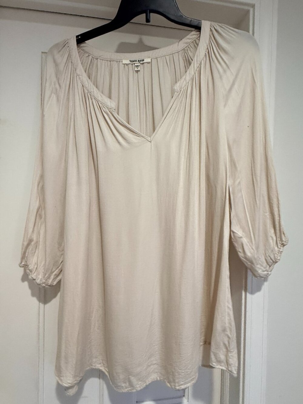 Daniel Rainn 1X Ivory Cream Gathered V Neck Balloon Sleeve Blouse
